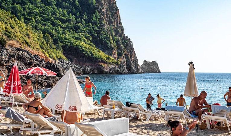 Yerli turistin seyahat harcaması ilk çeyrekte 76,4 milyar lirayı aştı