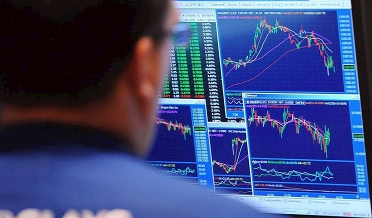 UBS, S&P 500 yıl sonu hedefini yükseltti