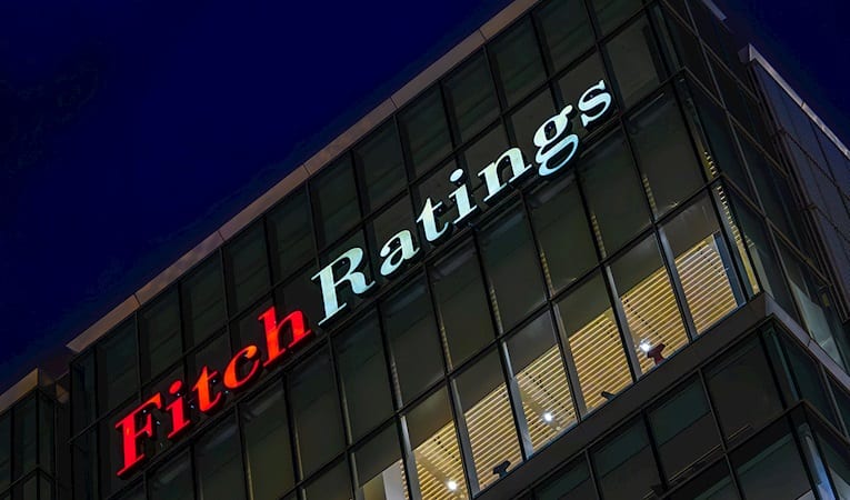 Fitch, küresel ekonomik büyüme tahminini düşürdü