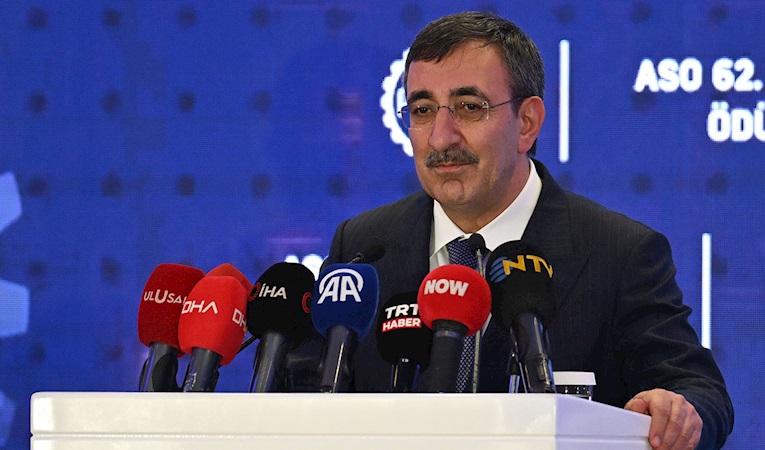 "Yüzde 30'un biraz üstünde bir enflasyonla bu yılı kapatacağız"