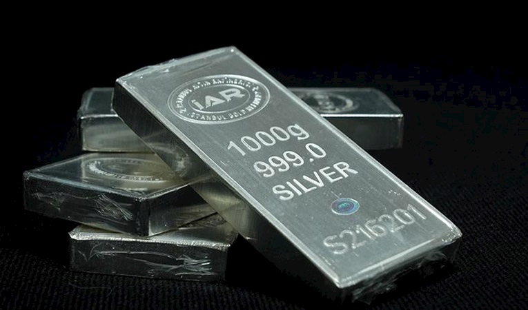 Gümüşün ons fiyatı 51 doları aşarak rekor kırdı