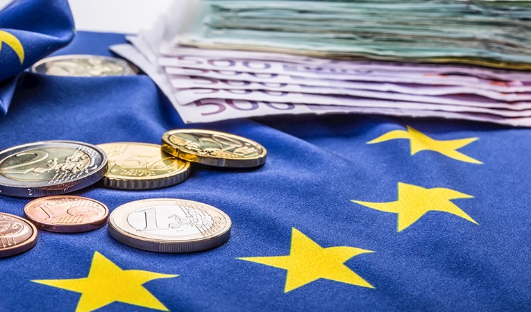 Euro Bölgesi ekonomisi beklenenden daha hızlı büyüdü