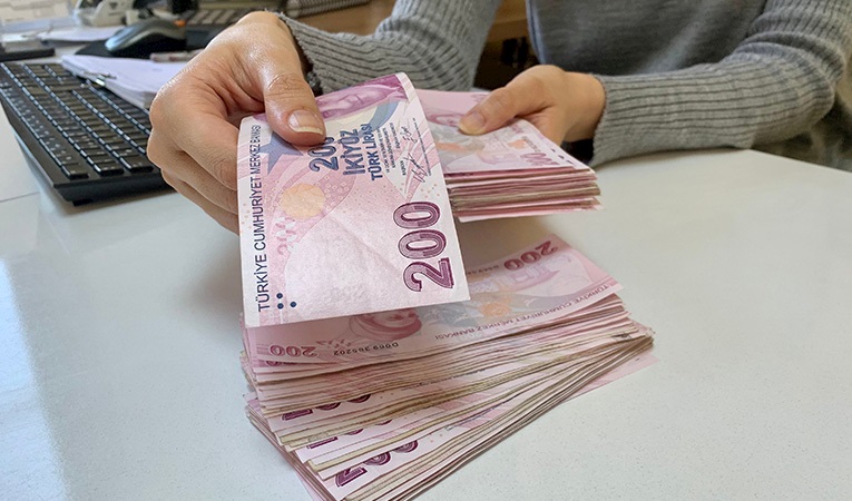 Bütçe Ağustos ayında fazla verdi