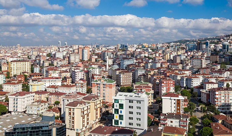 Ekim'de yabancıların konut alırken tercih ettiği 3 il