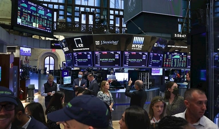 Küresel piyasalar, petroldeki sert yükselişlerin etkisiyle haftaya negatif başladı