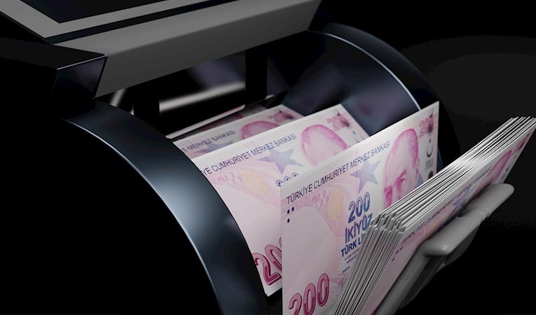 Fitch 9 Türk bankasının notunu yükseltti