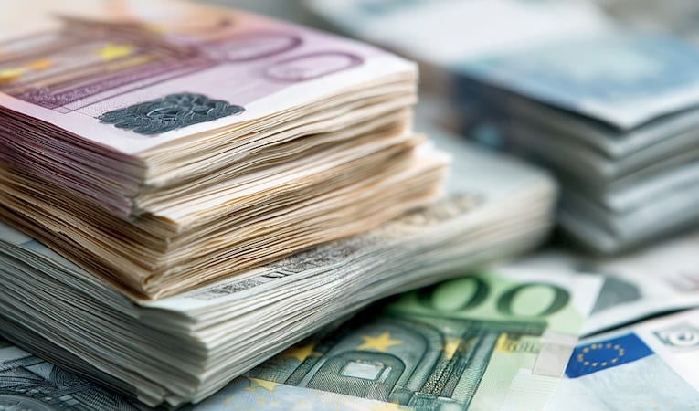 AB'den Ağustos'ta 25 milyar Euro'dan fazla dış ticaret açığı