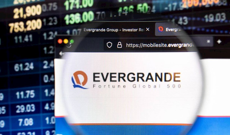 Borcu beklentileri aşan Evergrande borsadan çıkarılıyor