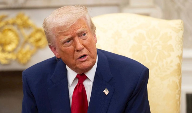 Trump: "İran nükleer üretime devam ederse tekrar vururuz"