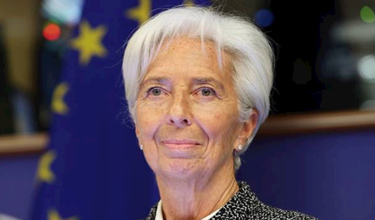 Lagarde: "Ekonomik büyümeye yönelik riskler aşağı yönlü olmaya devam ediyor"