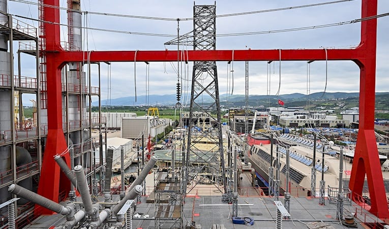 Yüzer enerji santrali "Powership" enerji arz açığına alternatif çözüm sunuyor