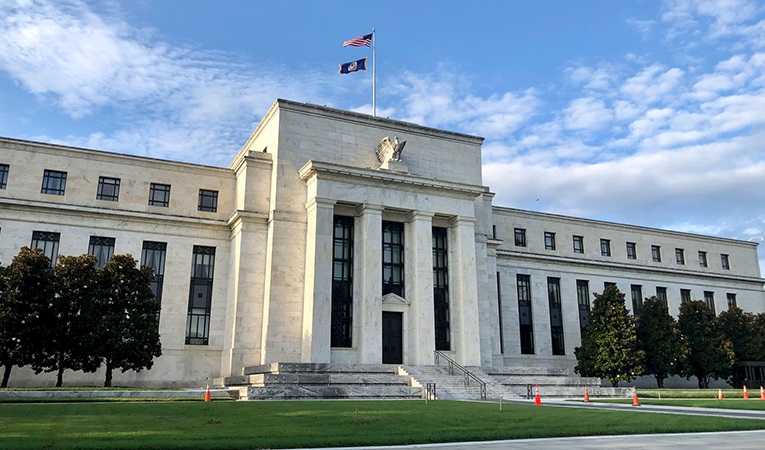 Fed Yönetim Kurulu Üyesi Adriana Kugler görevinden ayrılıyor