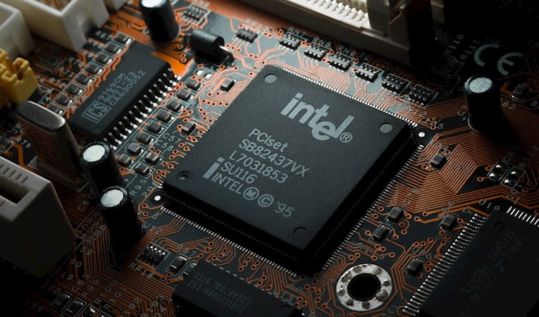 Intel, 15 milyar dolarlık hisse senedi arzı planlıyor