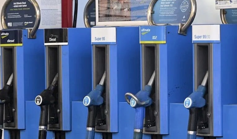 Orta Doğu’daki gerilim Almanya’da benzin fiyatlarını rekor seviyeye taşıdı