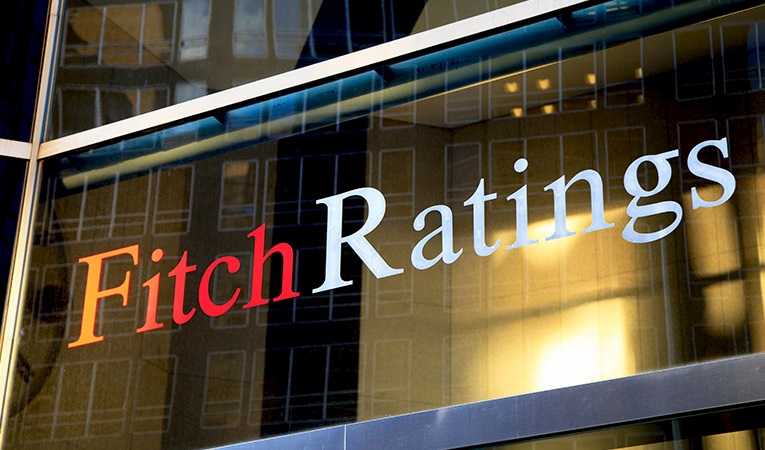 Fitch, İtalya'nın kredi notunu yükseltti