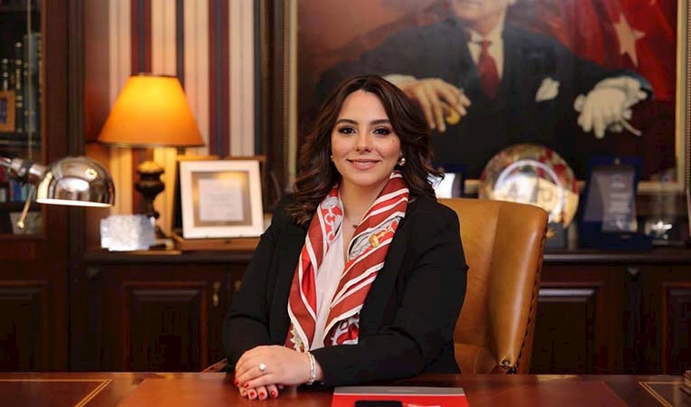 GYİAD'da bayrak değişimi