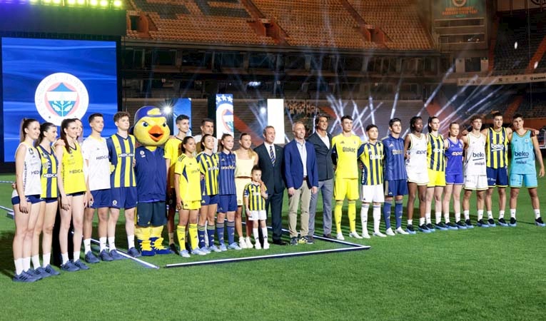 Fenerbahçe’nin Efsane Çubuklusu Adidas’a Emanet 