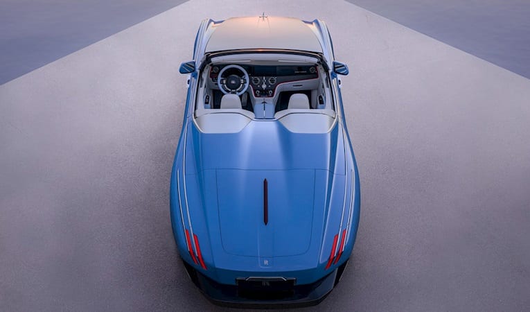 Geçmişin zarafeti geleceğin teknolojisi: Rolls-Royce’tan 100 adetlik özel koleksiyon