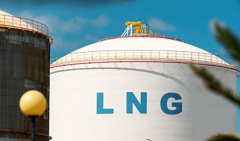 Çin, dünyanın en büyük LNG alıcısından küresel satıcıya dönüşüyor