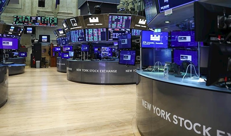 Küresel piyasalar haftanın son işlem gününde pozitif bir seyir izliyor