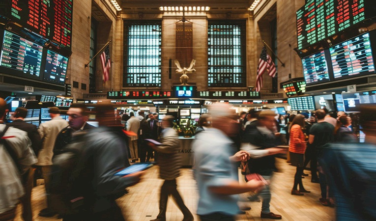 Fed belirsizliği ve teknoloji hisselerindeki baskı küresel piyasaları aşağı çekiyor