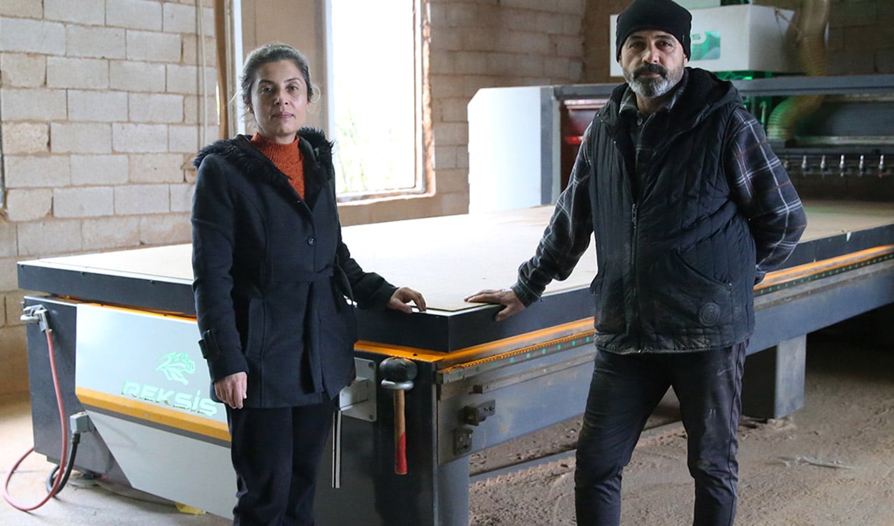 Devletten hibe aldı, mobilya atölyesi kurdu