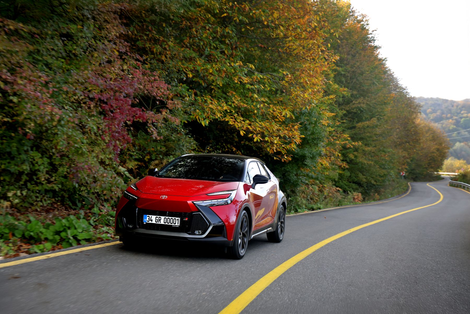 Toyota yeni modelini satışa sundu, fiyatını duyurdu