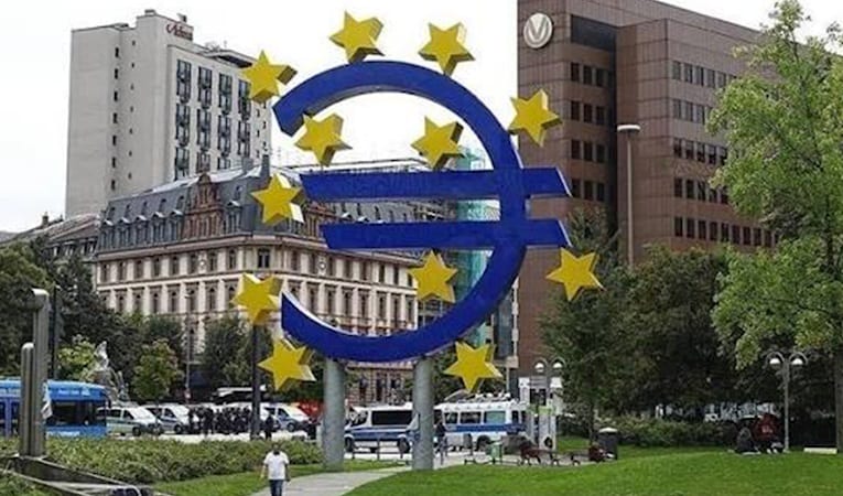 Euro Bölgesi ikinci çeyrekte yüzde 0,6 büyüdü