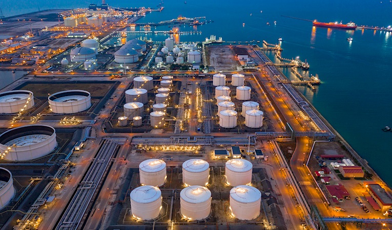 Petrol devlerinin karı azaldı