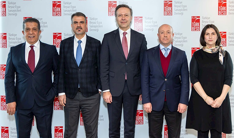 İhracattan sonra iç satışlar da düşüşte