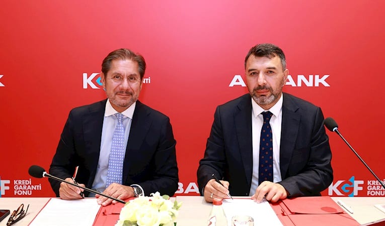 Akbank ve KGF işbirliğiyle KOBİ'ler Dijital KGF kredisine Akbank Mobil'den ulaşabilecek