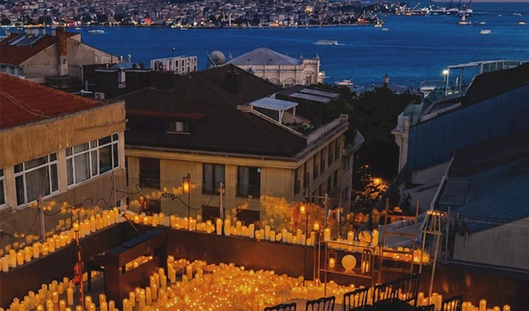 Çalışma alanları konser sahnesine dönüşüyor