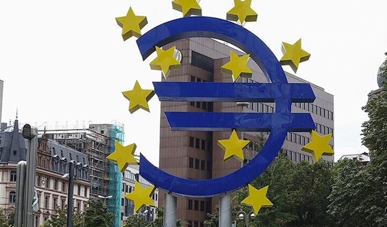 Euro Bölgesi'nde stagflasyon tehlikesi büyüyor