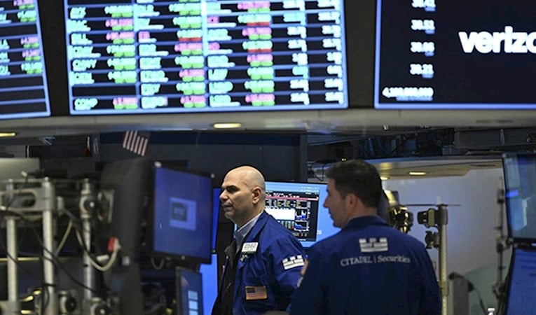 Küresel piyasalar Şubat ayının son haftasına temkinli başladı