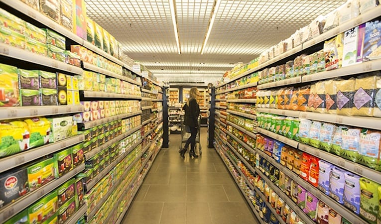 Ticaret ve perakende satış hacmi Mart'ta aylık ve yıllık bazda arttı