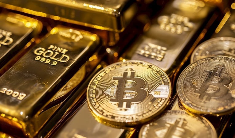 Küresel piyasalarda altının ons fiyatı 4 bin doların, bitcoin 60 bin doların altını gördü