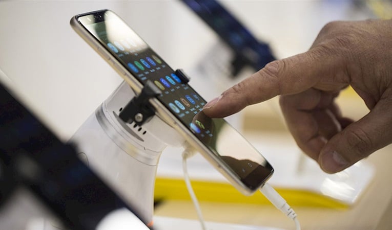 Küresel akıllı telefon pazarının bu yıl yaklaşık yüzde 13 daralacağı öngörülüyor