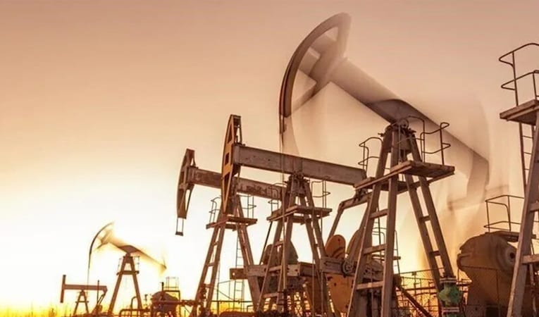 ABD, Orta Doğu'daki arz kesintileri nedeniyle petrol fiyatı tahminlerini yükseltti