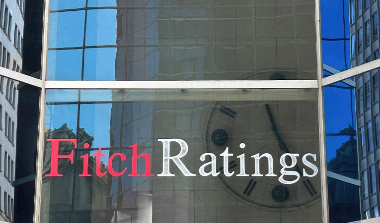 Fitch İngiltere'nin kredi notunu teyit etti