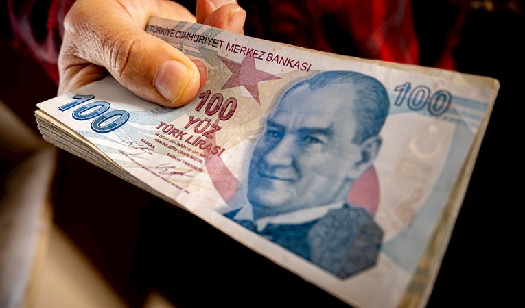 Bütçe açığı 7 ayda 1 trilyon lirayı aştı