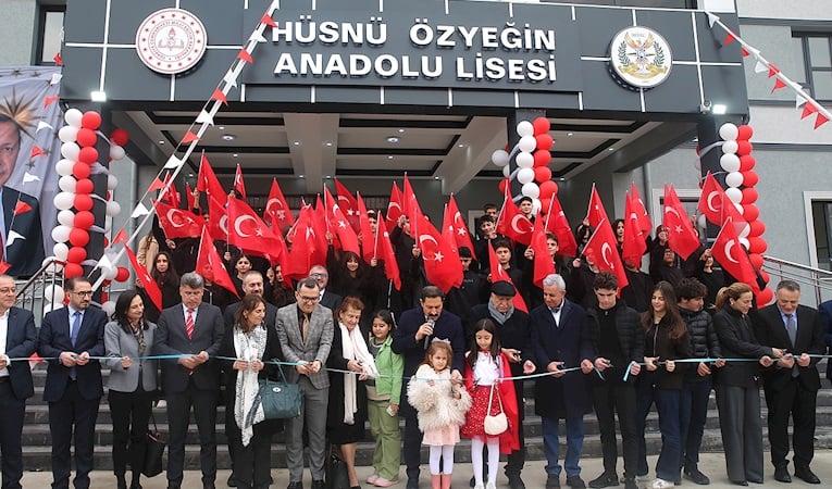 Hatay Hüsnü Özyeğin Anadolu  Lisesi eğitime başladı