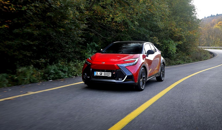 Toyota yeni modelini satışa sundu, fiyatını duyurdu
