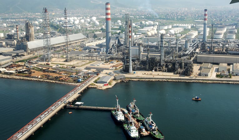 Koç'tan akaryakıt çıkışı!