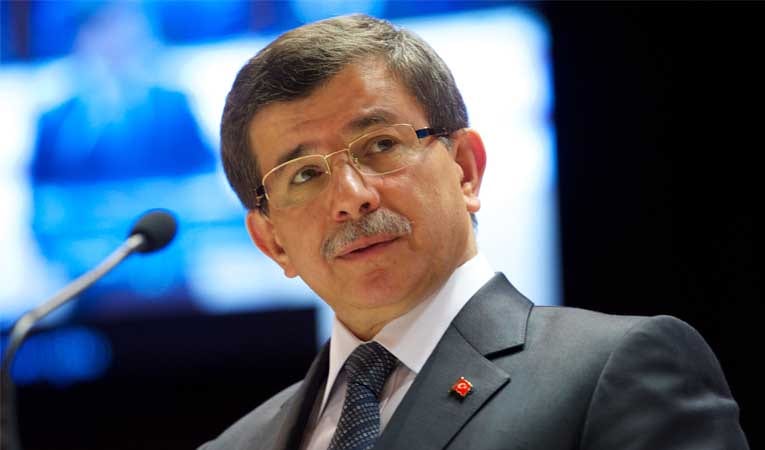 Davutoğlu'ndan 'yeni anayasa' çıkışı