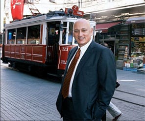 "Fırsatlar çok riske girmeden büyüyeceğiz"