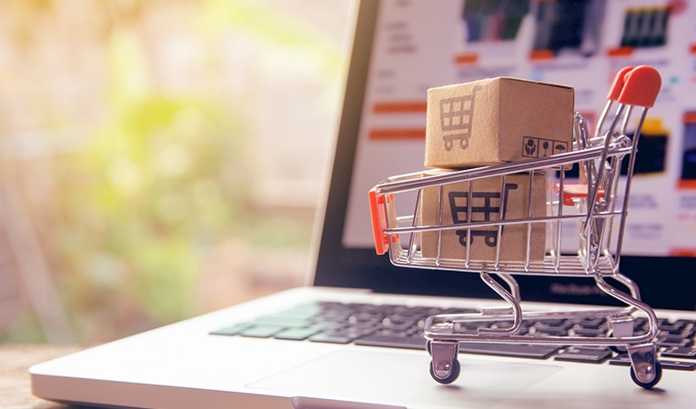 Yılın ilk yarısında e-ticaret hacmi 2 trilyon lirayı aştı