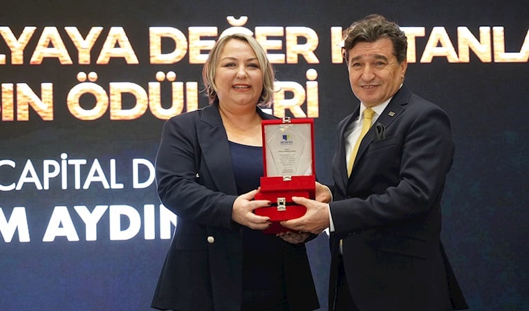 Capital ve Ekonomist'e 3 ödül