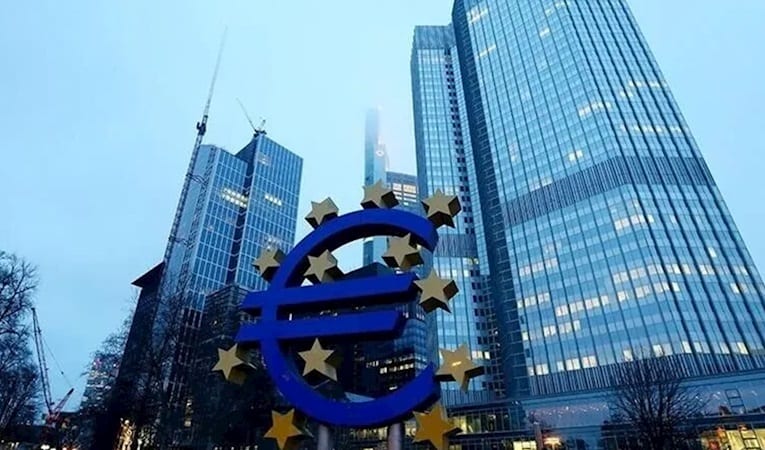 ECB tutanaklarında "enerji fiyatlarındaki oynaklık ve enflasyon risklerine karşı ihtiyat" vurgusu