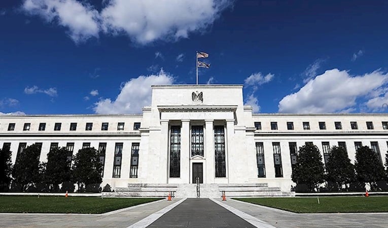 Fed faiz oranını sabit bıraktı