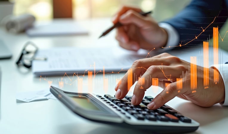 Fitch Türkiye'nin kredi notu görünümünü pozitife çevirdi